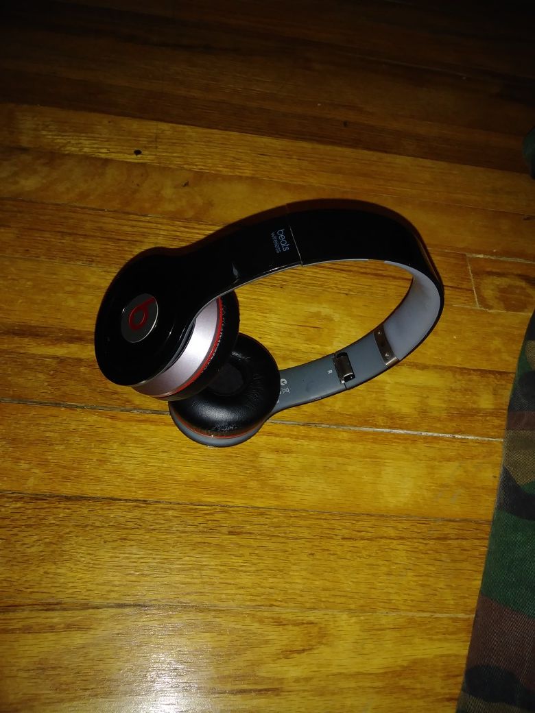 Beats solo 2 wireless