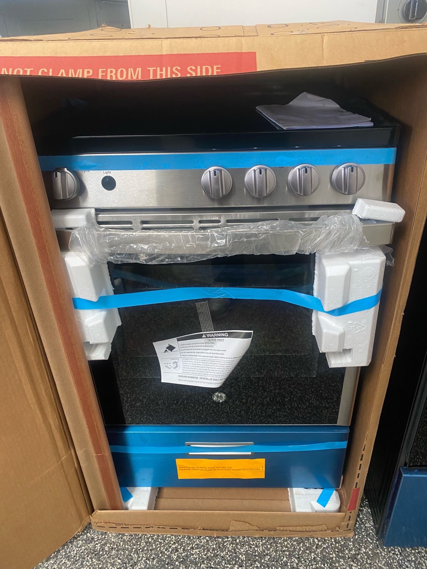 GE 24βWide Electric Stove Brand new In Box