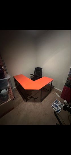 L-Shaped Computer Desk