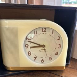 Westclox Big Ben Moon Beam Quartz Analog Alarm Clock Yellow # 44000Y