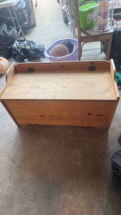Wooden Storage Chest with Lid