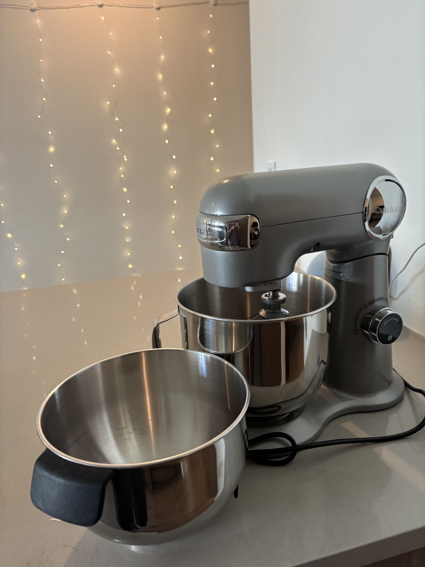 Cuisinart Stand Mixer With 2 Mixing Bowl