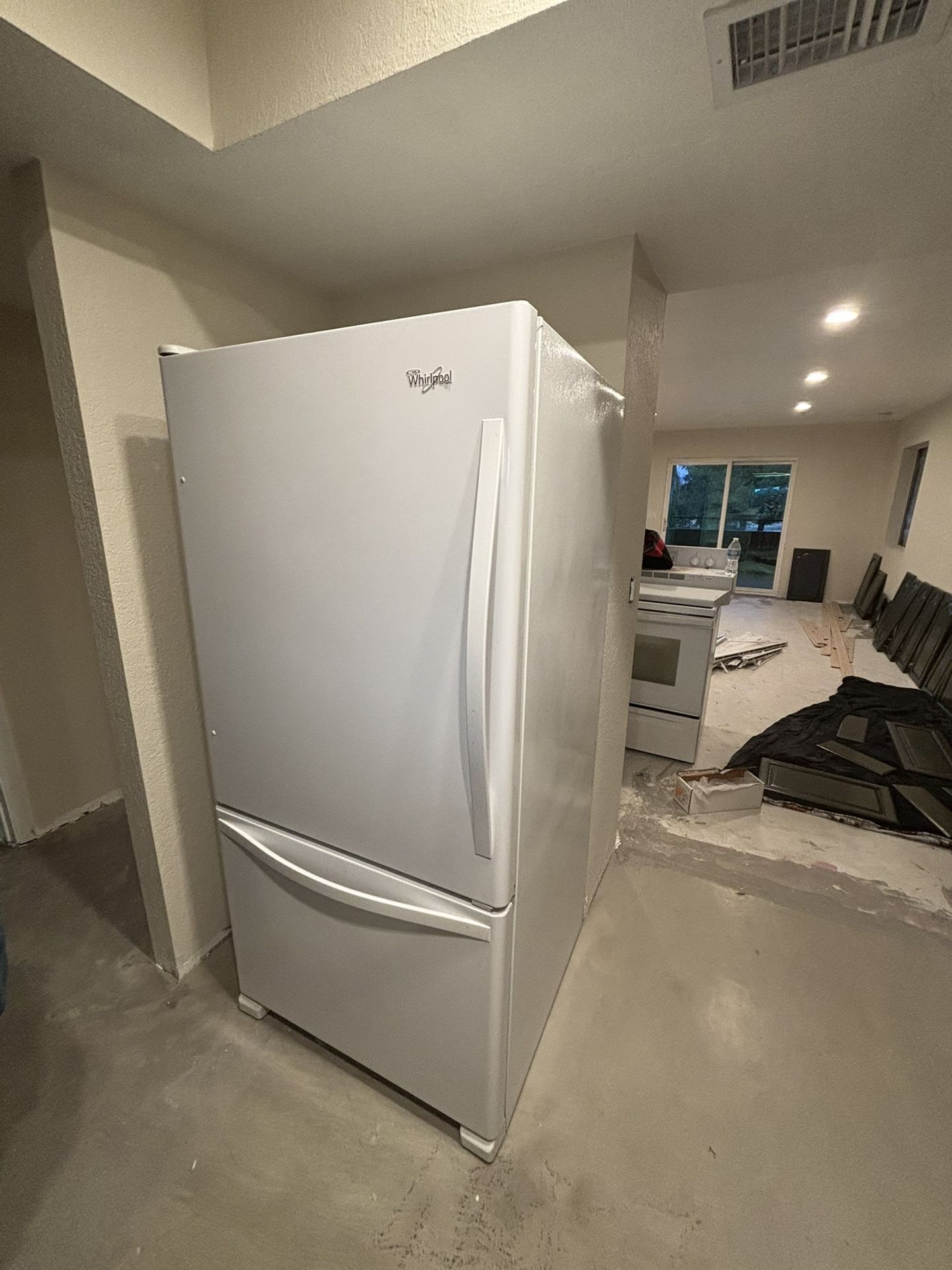 Fridge, oven, oven hood, dishwasher, and microwave set 