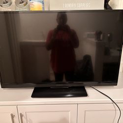 40” Insignia TV