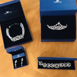 Rare Swarovski Disney Cinderella complete set (tiara/necklace/bracelet/earrings) - Collectible- Wedding - Quinceanera 