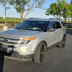 2014 Ford Explorer