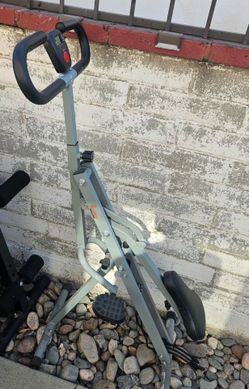 Sunny Health & Fitness Smart Row-N-Ride Glute & Leg Trainer