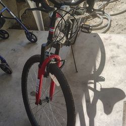 Tengo Está Bicicleta Medida 26 Es Una Evolución Pacific En Buen Estado Jala Bien Solo Ocupa Estirar Más El Cable De Los Cambios Porque No Cambian Todo