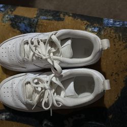 Nike Shoes Size 5y
