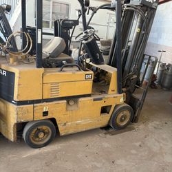 Cat Forklift ( Needs Repair) 