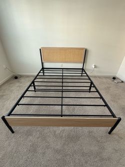 Boho Style Queen Platform Bed Frame (Light Oak/Rattan)