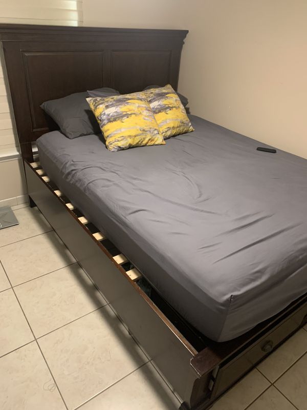 Queen Bed Frame for Sale in Orlando, FL OfferUp