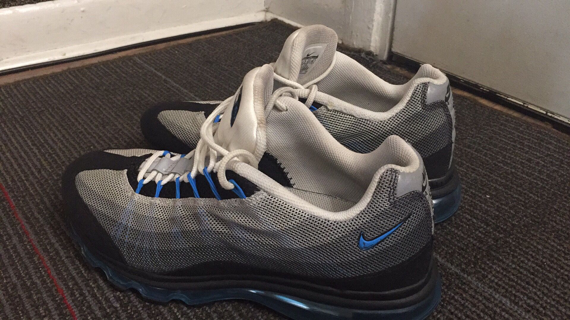 Nike airmax shoes size 10.5