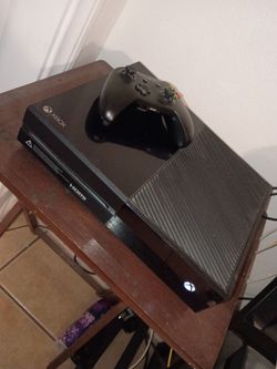 Xbox 1 Console with Controller