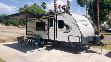 2019 Keystone - Passport Express
Floorplan: East 195RB (Travel Trailer)