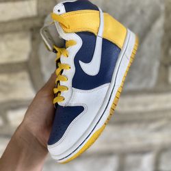 Nike Dunk High Midnight Navy Rare ( pick up only ) Size 5y