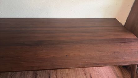 Dining table with 5 chairs in good condition