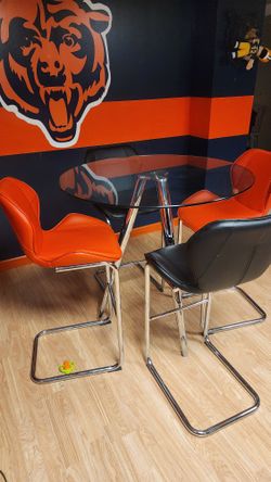 Pub glass table, with 4 barstools