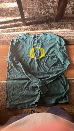 Oregon center swoosh long sleeve size XL