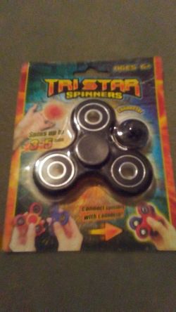Tristar fidget spinners with connector