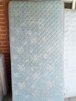 Twin mattress