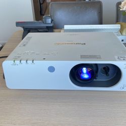 Panasonic 4000 Lumens Hdmi Video Projector