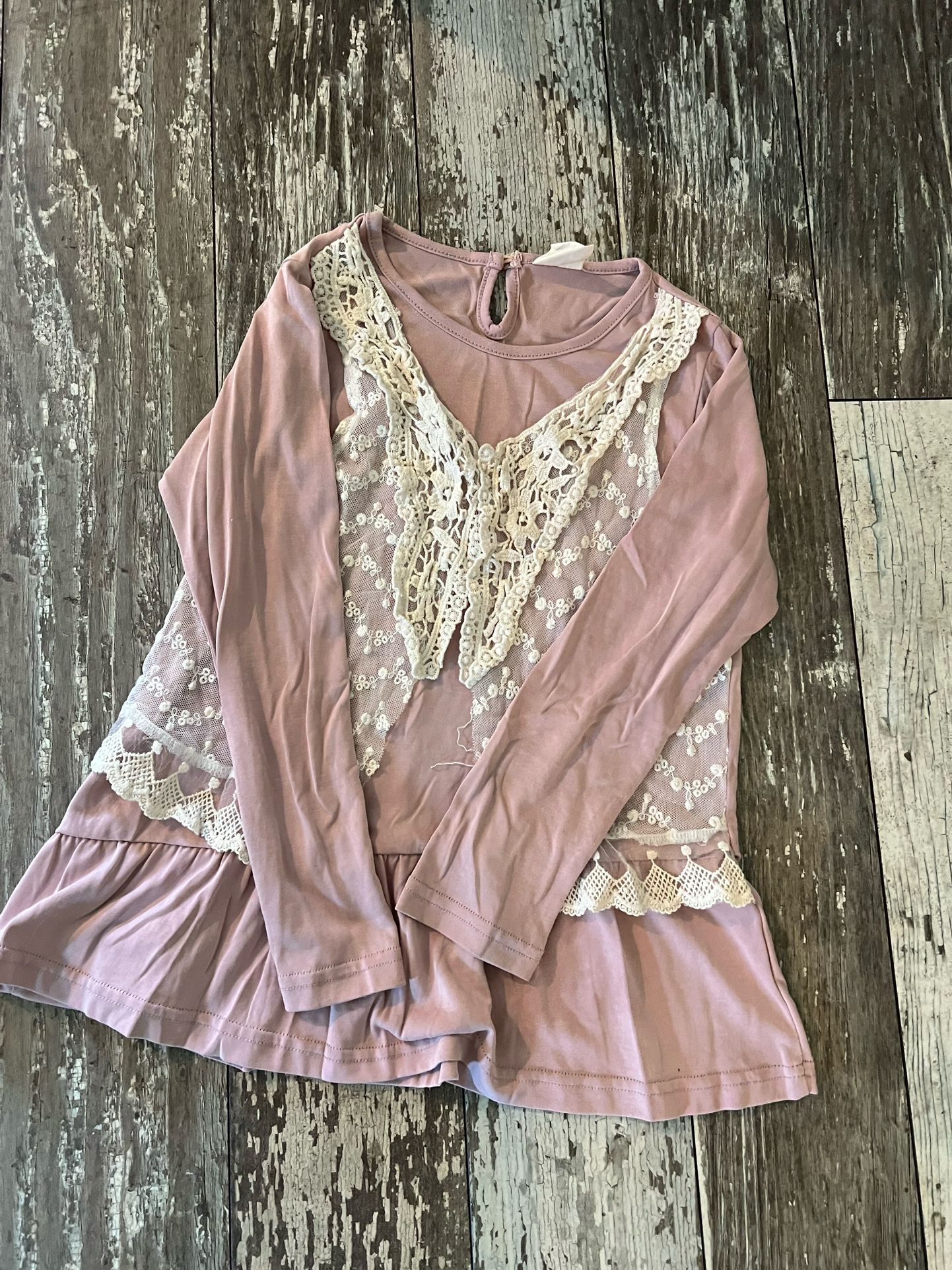 girls Boutique Top With Lace Attached Best Size 6 M.L. Kids