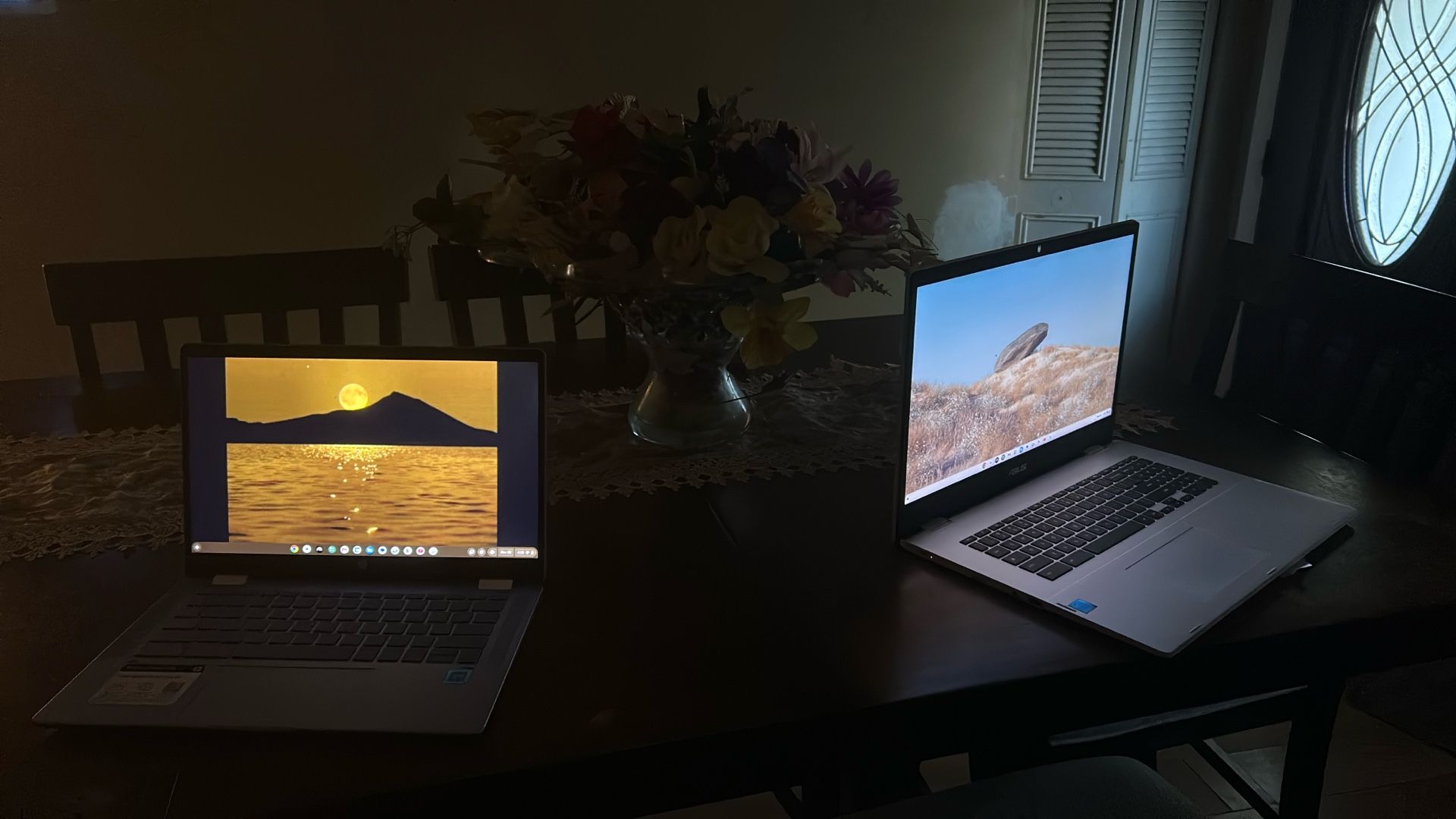 Asus Chromebook Cxb170cka (17.3”) And Hp Chromebook X360 14b-cd0130 (14”)