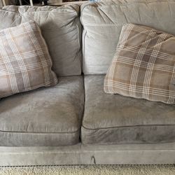 FREE COUCHES