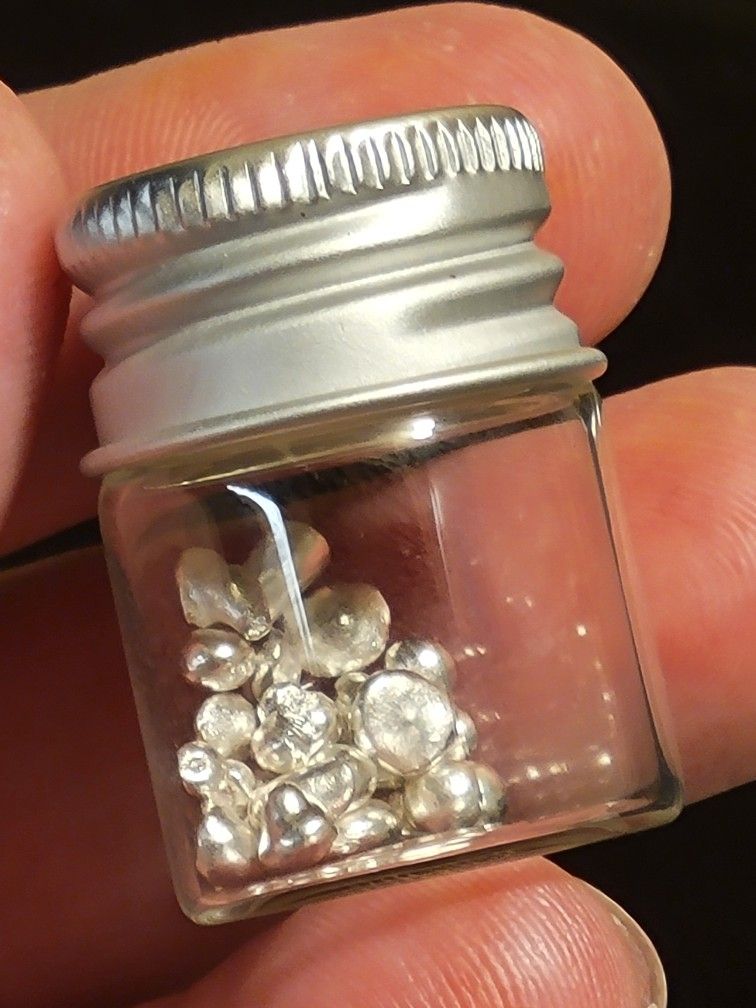 999 Silver Glass Jar With 2g Pure Silver Shot Inside