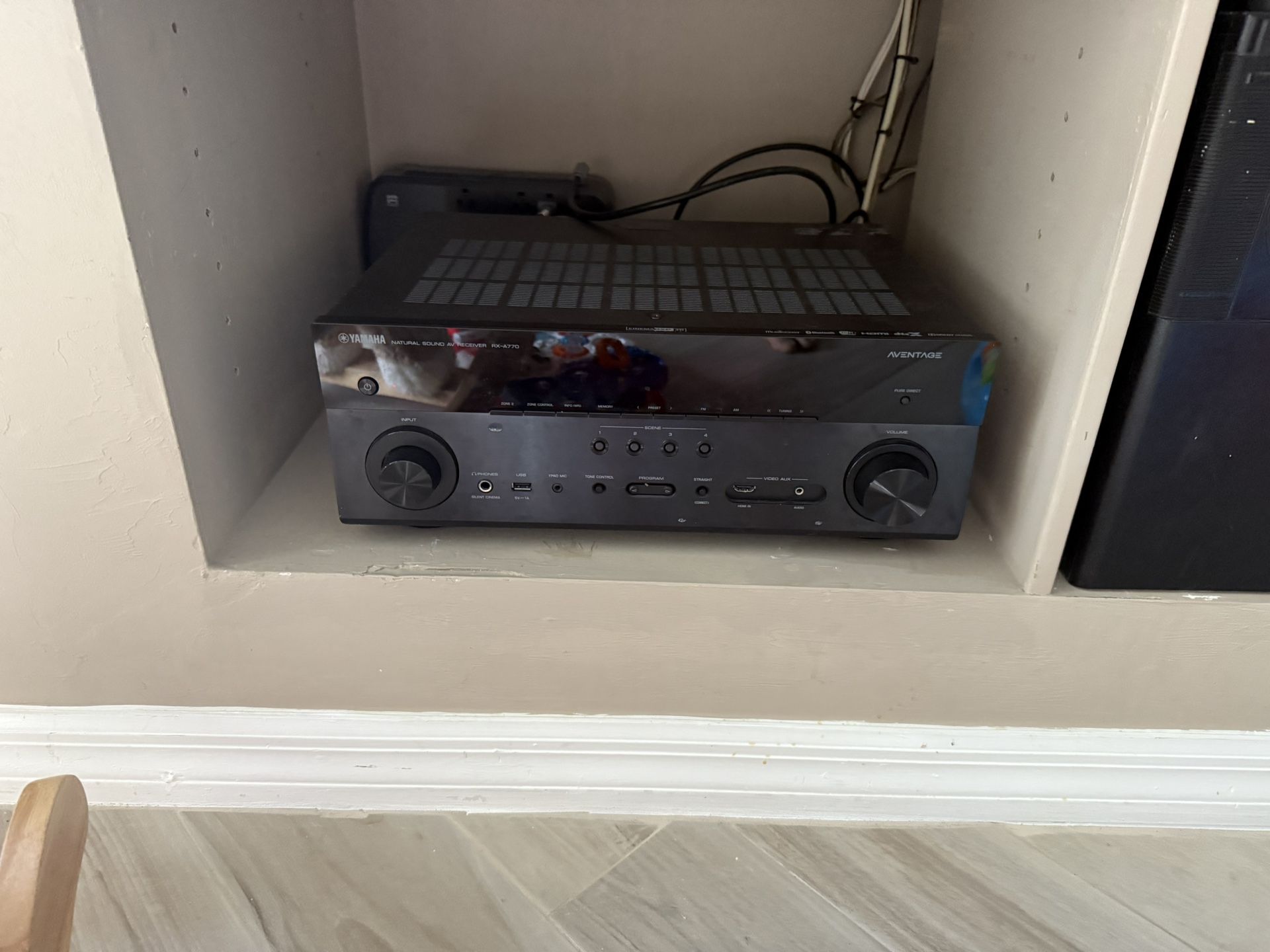 Yamaha AV receiver W/USB RX A740BL Great Condition