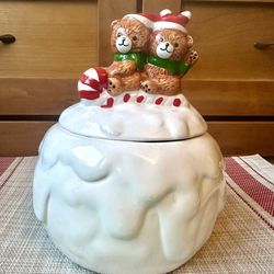 Cookie Jar, Snowball with Bears Sledding on the Lid, Vintage 1980, Ceramic Candy Jar