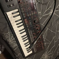 Keyboard With Mic For Music Making 