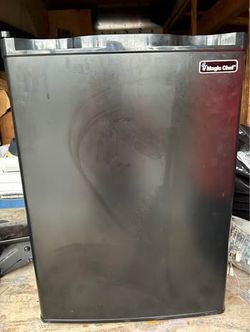 Magic Chef Mini Fridge 2.6cuft
