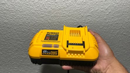 Dewalt 20v/60v fast Charger 8Amp