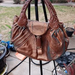 NICE LEATHER HOBO TYPE BAG BY FENDI