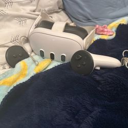 Selling This Quest 3 Great Condition And Everything 