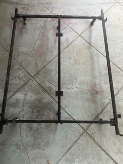 Metal bed frame