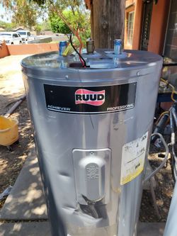Electric Water Heater 50 gal in good condition and Warranty Works Great 19th Ave And Baseline