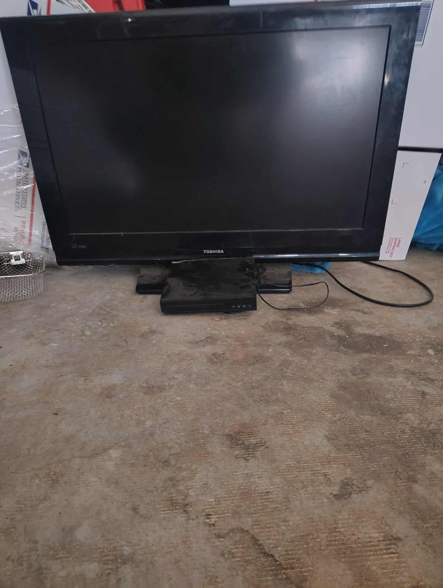 Television/w DVD Player 