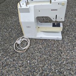 Bernina 1130 sewing machine like new