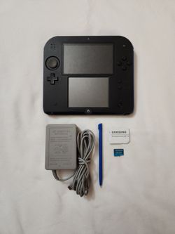 Nintendo 2DS w/ Case, Stylus, Headphones, Charger, & 128GB SD Card [650 Games Included]