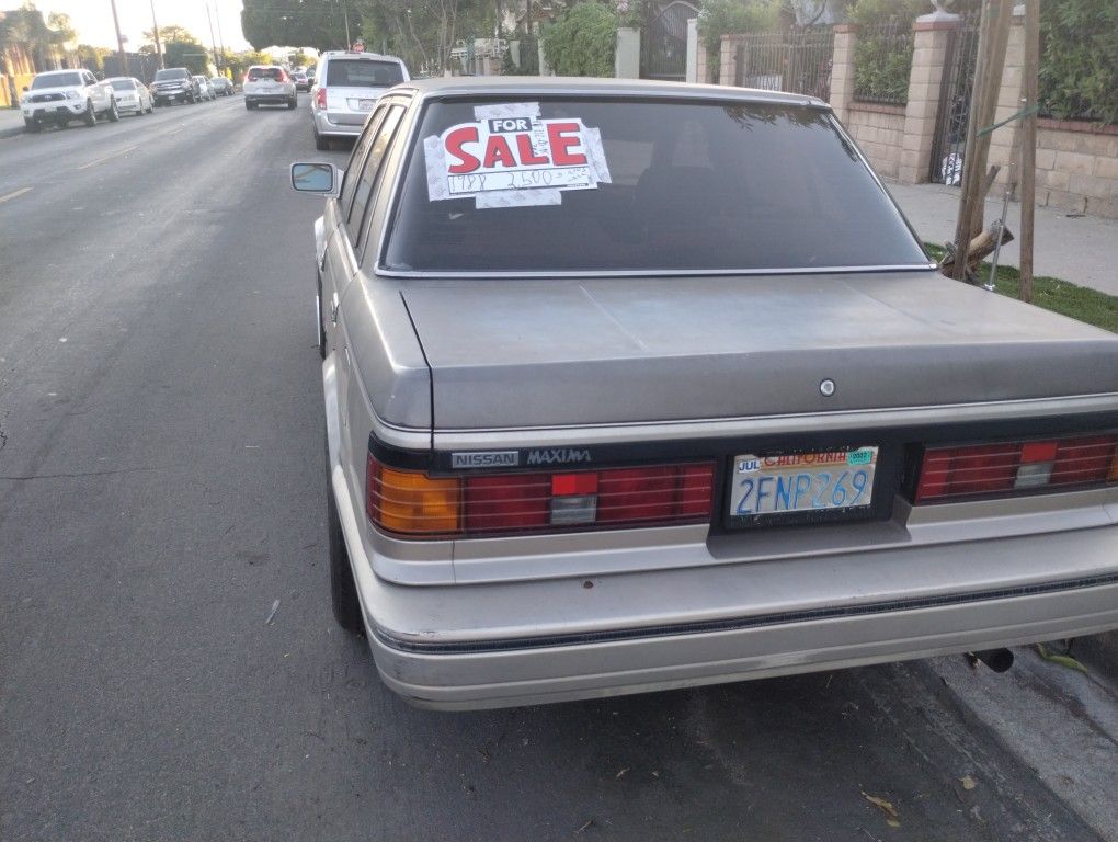 1988 Nissan Maxima