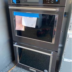 KitchenAid 30” Electric Double Wall Oven- Black Stainless