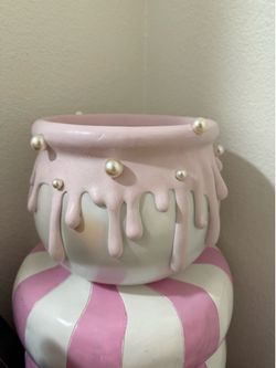 VIRAL LARGE PINK GIRLY DECORATIVE CAULDRON