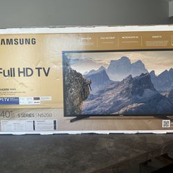 Samsung TV Brand New - Full HD 40” Smart TV 