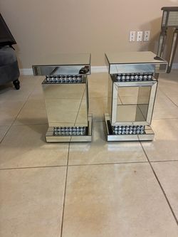 Mirrored End Tables with Crystal Accents – Set of 2