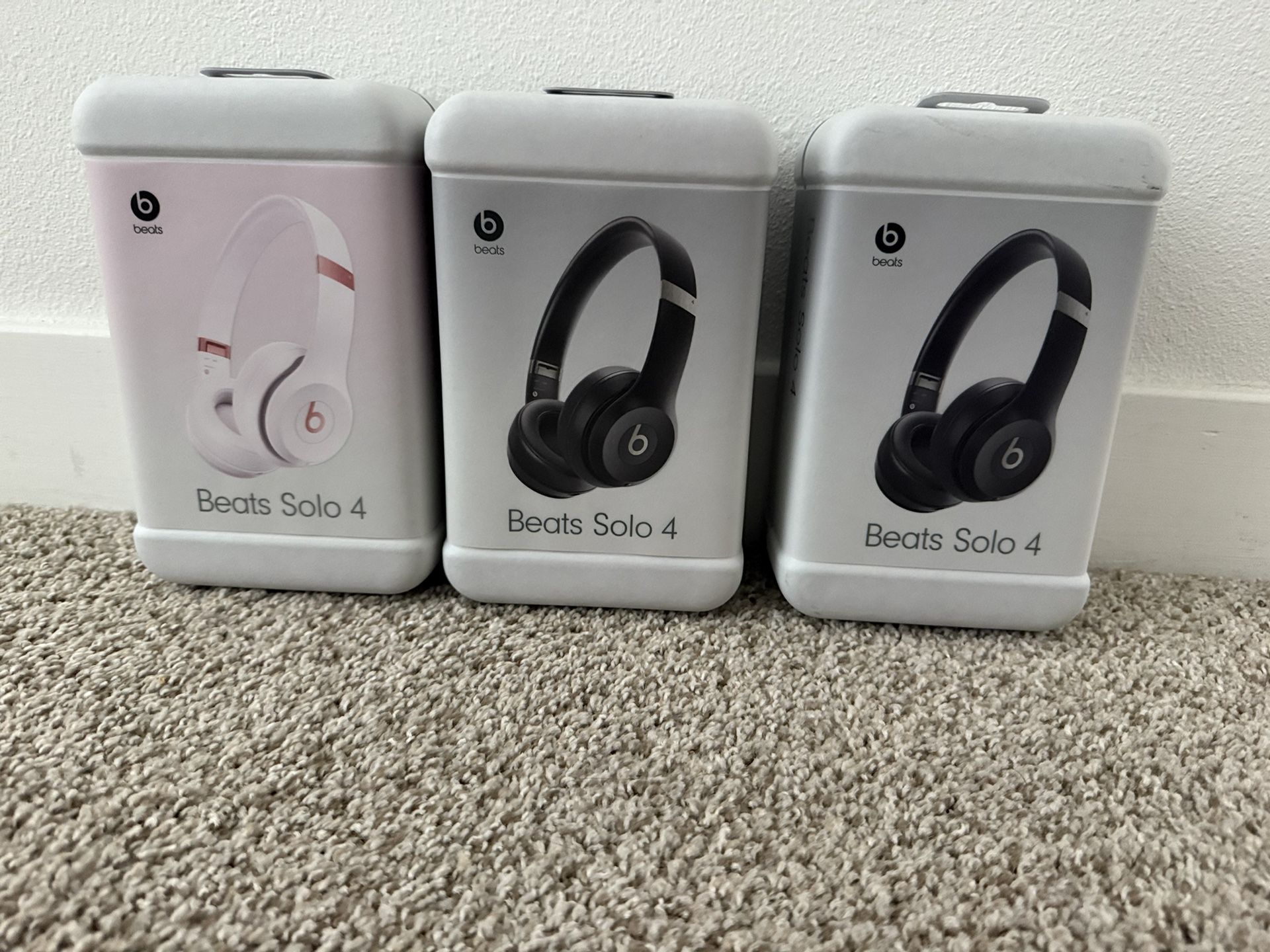 Beats Solo4 Brand new Black