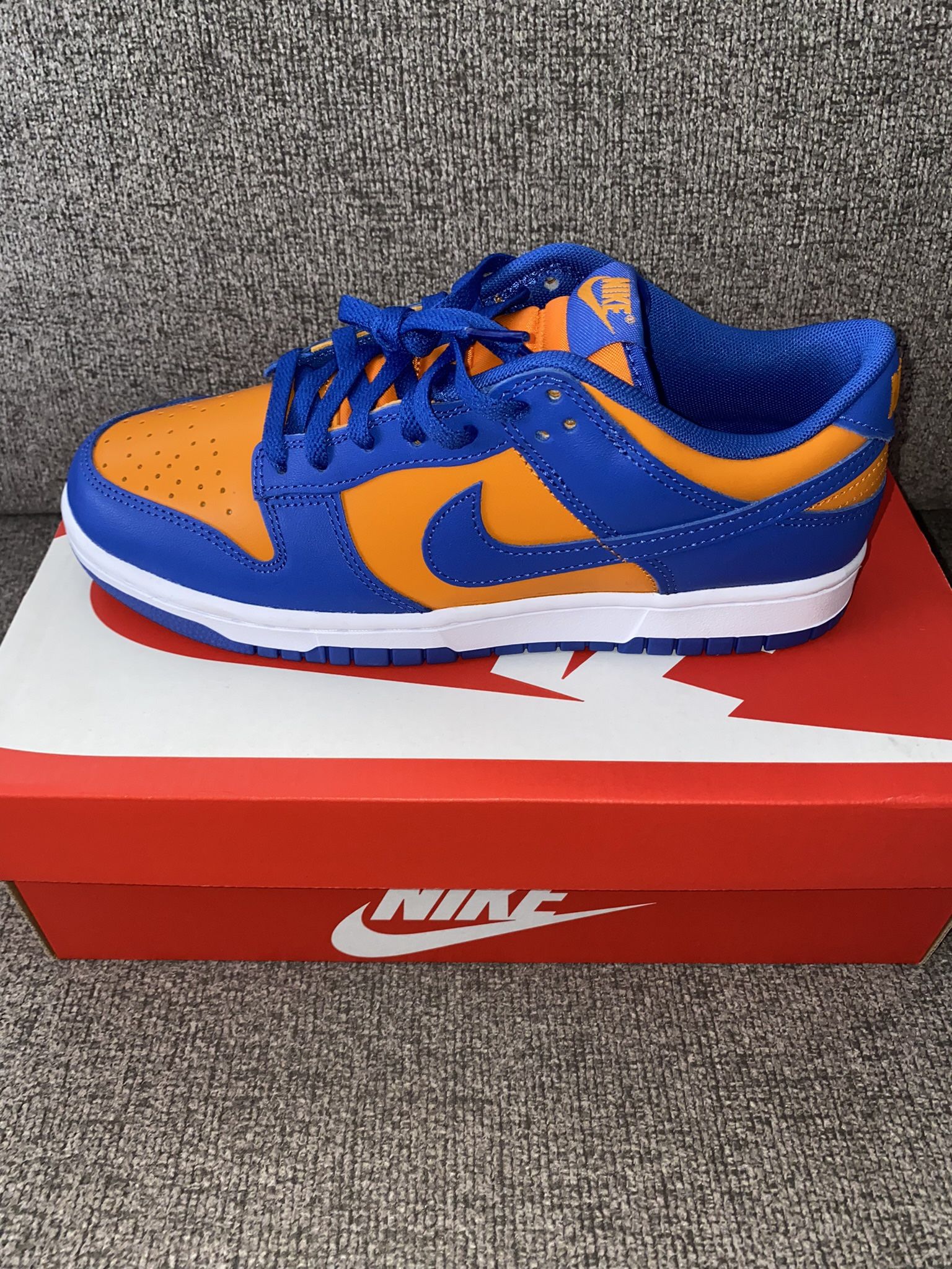 Nike Dunk Low `Knicks’ 