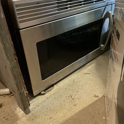 Microwave  PRICE REDUCED